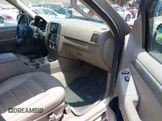 2004 Ford Explorer XLT с VIN 1FMZU63K24ZA15690, выставлен на аукционе IAAI как лот 42583046 с пробегом 57 627 миль миль и . История ставок и продаж доступна на DreamBid. Изображение 5.