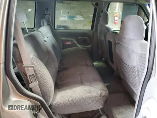 1998 GMC Yukon with VIN 1GKEC13R9WJ715363, listed as a Copart auction lot 81483814 with 186,437 mi miles and Salvage Title. Bid and sale history available at carsss.com. Image 11.