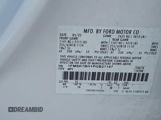 2023 Ford Explorer z VIN 1FMSK7BH1PGB27187, wystawiony jako IAAI lot #41900281 z przebiegiem 23 307 mil mil oraz . Historia ofert i sprzedaży dostępna na DreamBid. Obrazek 9.