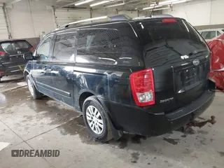 2012 Kia Sedona LX with VIN KNDMG4C78C6435430, listed as a IAAI auction lot 41701890 with 170,128 mi miles. Bid and sale history available at carsss.com. Image 3.