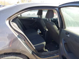2012 Volkswagen Jetta S с VIN 3VW2K7AJ2CM417329, выставлен на аукционе IAAI как лот 41972316 с пробегом 200 299 миль миль и . История ставок и продаж доступна на DreamBid. Изображение 8.