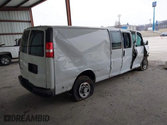 2019 Chevrolet Express Cargo z VIN 1GCWGBFG0K1248106, wystawiony jako IAAI lot #41415517 z przebiegiem Nie podano mil oraz . Historia ofert i sprzedaży dostępna na DreamBid. Obrazek 4.