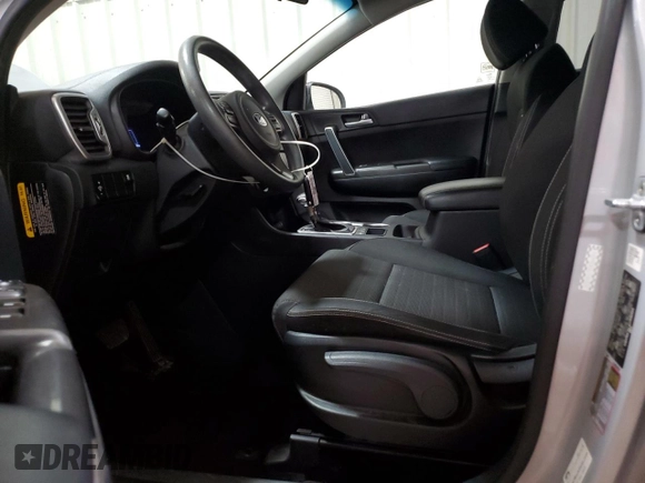 2018 Kia Sportage LX z VIN KNDPMCAC4J7446934, wystawiony jako Copart lot #53712435 z przebiegiem 72 974 mil mil oraz Szkoda całkowita • Salvage title. Historia ofert i sprzedaży dostępna na DreamBid. Obrazek 7.