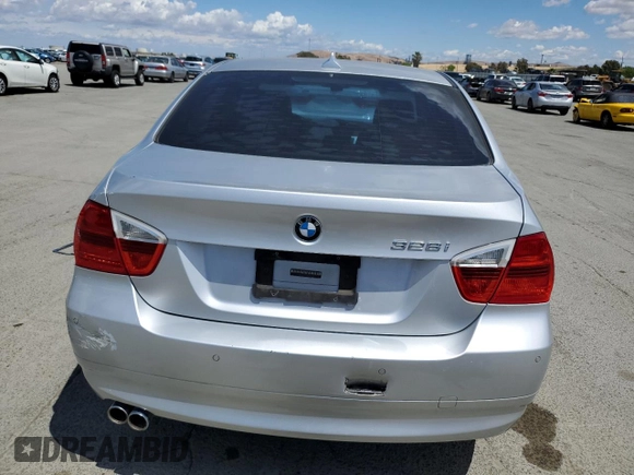2007 BMW 3 Series 328i z VIN WBAVC53527FZ74908, wystawiony jako Copart lot #56956845 z przebiegiem Nie podano mil oraz Czysty tytuł • Clean title. Historia ofert i sprzedaży dostępna na DreamBid. Obrazek 6.