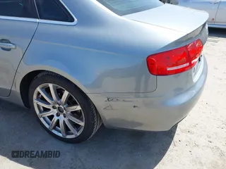 2010 Audi A4 Premium Plus z VIN WAUEFAFL0AN006765, wystawiony jako IAAI lot #42273129 z przebiegiem 136 960 mil mil oraz . Historia ofert i sprzedaży dostępna na DreamBid. Obrazek 12.