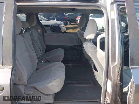 2019 Toyota Sienna LE Auto Access Seat with VIN 5TDKZ3DC4KS987948, listed as a IAAI auction lot 41225296 with 104,189 mi miles and . Bid and sale history available at DreamBid. Image 8.