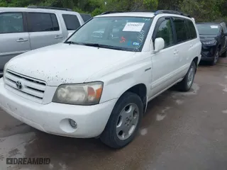 2004 Toyota Highlander with VIN JTEDP21A740028377, listed as a IAAI auction lot 41945237 with 206,315 mi miles. Bid and sale history available at carsss.com. Image 2.