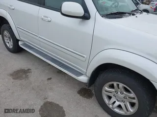 2006 Toyota Sequoia Limited with VIN 5TDBT48A06S275930, listed as a IAAI auction lot 41565423 with 192,993 mi miles. Bid and sale history available at carsss.com. Image 6.