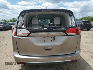 2017 Chrysler Pacifica Limited with VIN 2C4RC1GG3HR616218, listed as a Copart auction lot 58342445 with 53,536 mi miles and Salvage title. Bid and sale history available at DreamBid. Image 6.