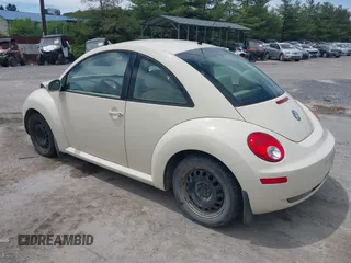 2007 Volkswagen Beetle z VIN 3VWEW31C07M509041, wystawiony jako IAAI lot #42307271 z przebiegiem 80 552 mil mil oraz . Historia ofert i sprzedaży dostępna na DreamBid. Obrazek 3.