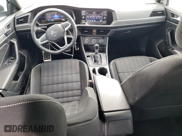 2024 Volkswagen Jetta Sport z VIN 3VWBM7BU5RM064239, wystawiony jako Copart lot #56645935 z przebiegiem 25 067 mil mil oraz Nie do naprawy • Non repairable. Historia ofert i sprzedaży dostępna na DreamBid. Obrazek 8.
