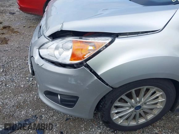 2013 Ford C-Max SEL z VIN 1FADP5BU6DL504301, wystawiony jako IAAI lot #42366960 z przebiegiem 239 190 mil mil oraz . Historia ofert i sprzedaży dostępna na DreamBid. Obrazek 12.