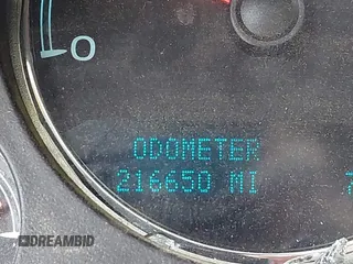 2012 Chevrolet Tahoe LT z VIN 1GNSCBE00CR176056, wystawiony jako IAAI lot #42091159 z przebiegiem 216 650 mil mil oraz . Historia ofert i sprzedaży dostępna na DreamBid. Obrazek 16.