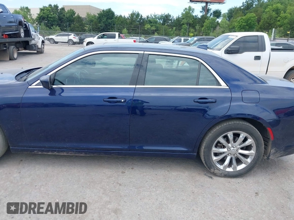 2016 Chrysler 300 Limited with VIN 2C3CCARG2GH212774, listed as a IAAI auction lot 39718312 with 112,183 mi miles and . Bid and sale history available at DreamBid. Image 14.
