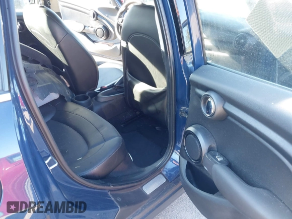 2016 MINI Hardtop 4 Door z VIN WMWXU1C54G2D09582, wystawiony jako IAAI lot #41754947 z przebiegiem 113 405 mil mil oraz . Historia ofert i sprzedaży dostępna na DreamBid. Obrazek 8.