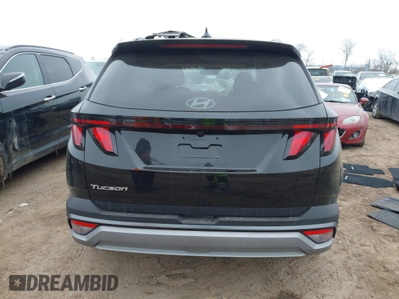 2025 Hyundai Tucson SEL with VIN 5NMJB3DE1SH458851, listed as a IAAI auction lot 41641245 with 5,872 mi miles. Bid and sale history available at carsss.com. Image 16.