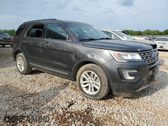 2017 Ford Explorer XLT с VIN 1FM5K7D88HGC02706, выставлен на аукционе Copart как лот 52456485 с пробегом 60 702 миль миль и Списание • Salvage title. История ставок и продаж доступна на DreamBid. Изображение 4.