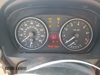 2006 BMW 3 Series 325xi z VIN WBAVD13596KV06590, wystawiony jako Copart lot #52387105 z przebiegiem 193 134 mil mil oraz Szkoda całkowita • Salvage title. Historia ofert i sprzedaży dostępna na DreamBid. Obrazek 9.