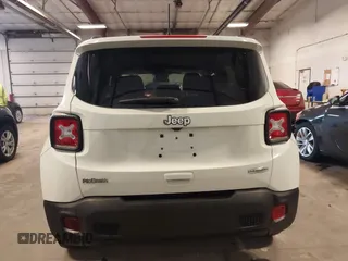2020 Jeep Renegade Latitude with VIN ZACNJABB1LPL74247, listed as a IAAI auction lot 41755294 with 34,297 mi miles. Bid and sale history available at carsss.com. Image 16.