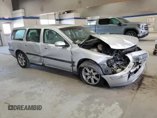 2004 Volvo V70 with VIN YV1SW59VX42427080, listed as a Copart auction lot 48923415 with 180,212 mi miles and Salvage Title. Bid and sale history available at carsss.com. Image 4.