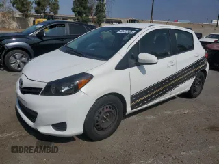 2012 Toyota Yaris L z VIN JTDKTUD34CD535888, wystawiony jako Copart lot #60475335 z przebiegiem 109 177 mil mil oraz Czysty tytuł • Clean title. Historia ofert i sprzedaży dostępna na DreamBid. Obrazek 1.