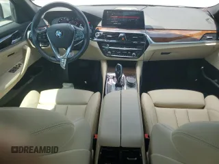 2019 BMW 5 Series 530i z VIN WBAJA5C59KWW41067, wystawiony jako Copart lot #54488765 z przebiegiem 59 578 mil mil oraz Szkoda całkowita • Salvage title. Historia ofert i sprzedaży dostępna na DreamBid. Obrazek 8.