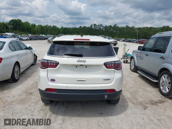 2018 Jeep Compass Latitude with VIN 3C4NJCBB3JT125517, listed as a IAAI auction lot 42132890 with 155,746 mi miles. Bid and sale history available at carsss.com. Image 16.