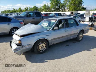 1994 Oldsmobile Cutlass Ciera S z VIN 1G3AG55M7R6358716, wystawiony jako Copart lot #60912854 z przebiegiem 122 565 mil mil oraz Nie do naprawy. Historia ofert i sprzedaży dostępna na DreamBid. Obrazek 1.