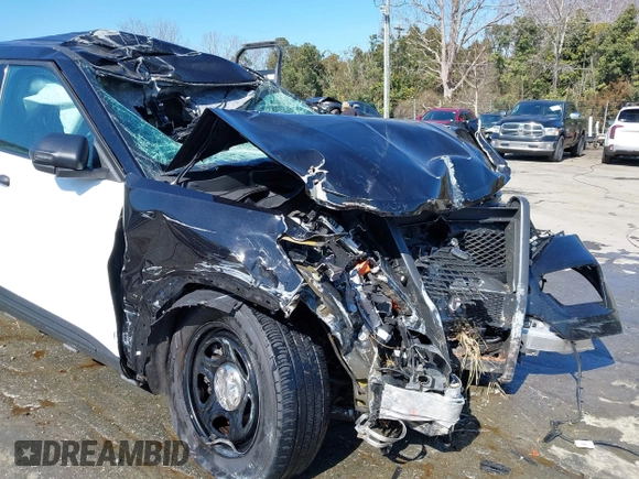 2023 Ford Police Interceptor Utility z VIN 1FM5K8AW8PNA01410, wystawiony jako IAAI lot #41623905 z przebiegiem 24 978 mil mil oraz . Historia ofert i sprzedaży dostępna na DreamBid. Obrazek 17.