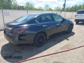 2013 Nissan Altima SV with VIN 1N4AL3AP0DC243052, listed as a IAAI auction lot 42014163 with 196,367 mi miles and . Bid and sale history available at carsss.com. Image 4.