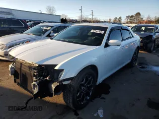 2018 Chrysler 300 with VIN 2C3CCAGG9JH165544, listed as a Copart auction lot 42141565 with 87,056 mi miles and Salvage Title. Bid and sale history available at carsss.com. Image 1.