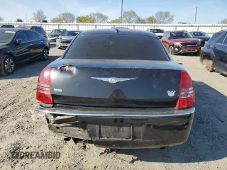2005 Chrysler 300 300C AWD z VIN 2C3AK63H55H672324, wystawiony jako Copart lot #48790925 z przebiegiem 258 543 mil mil oraz Szkoda całkowita • Salvage title. Historia ofert i sprzedaży dostępna na DreamBid. Obrazek 6.