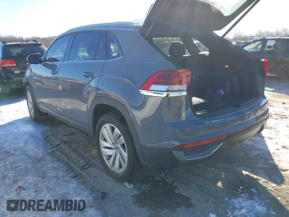 2021 Volkswagen Atlas SE with VIN 1V2KC2CA3MC223779, listed as a IAAI auction lot 41359090 with 45,426 mi miles and . Bid and sale history available at DreamBid. Image 3.