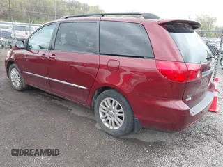 2007 Toyota Sienna XLE with VIN 5TDZK22C07S070576, listed as a IAAI auction lot 42043730 with 251,951 mi miles. Bid and sale history available at carsss.com. Image 3.