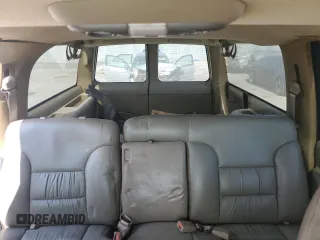 1998 GMC Suburban z VIN 3GKFK16R1WG511256, wystawiony jako Copart lot #77568484 z przebiegiem 301 116 mil mil oraz Czysty tytuł • Clean title. Historia ofert i sprzedaży dostępna na DreamBid. Obrazek 10.