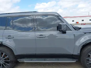 2024 Lexus GX 550 Luxury z VIN JTJVBCDX6R5010778, wystawiony jako IAAI lot #41902851 z przebiegiem 14 133 mil mil oraz . Historia ofert i sprzedaży dostępna na DreamBid. Obrazek 14.