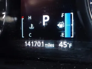 2018 Mitsubishi Outlander ES z VIN JA4AZ3A35JZ058407, wystawiony jako IAAI lot #41428922 z przebiegiem 141 701 mil mil oraz . Historia ofert i sprzedaży dostępna na DreamBid. Obrazek 16.