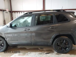 2016 Jeep Cherokee Latitude с VIN 1C4PJMCB8GW115386, выставлен на аукционе IAAI как лот 42351776 с пробегом 99 136 миль миль и . История ставок и продаж доступна на DreamBid. Изображение 14.