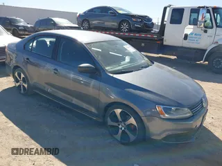 2012 Volkswagen Jetta S с VIN 3VW1K7AJ8CM311107, выставлен на аукционе IAAI как лот 41658043 с пробегом 140 959 миль миль и . История ставок и продаж доступна на DreamBid. Изображение 1.