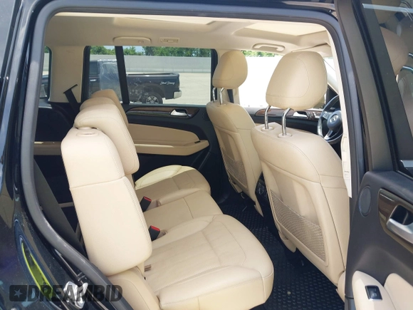 2019 Mercedes-Benz GLS 450 z VIN 4JGDF6EE9KB201924, wystawiony jako IAAI lot #42272010 z przebiegiem 82 316 mil mil oraz . Historia ofert i sprzedaży dostępna na DreamBid. Obrazek 8.