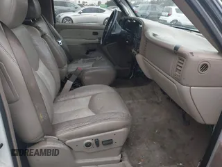 2002 Chevrolet Tahoe Z71 with VIN 1GNEK13Z22R234274, listed as a IAAI auction lot 41543866 with 191,848 mi miles. Bid and sale history available at carsss.com. Image 5.