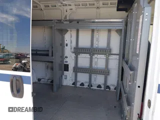2018 Ram ProMaster Cargo z VIN 3C6URVHG3JE116329, wystawiony jako IAAI lot #42331735 z przebiegiem 161 377 mil mil oraz . Historia ofert i sprzedaży dostępna na DreamBid. Obrazek 8.