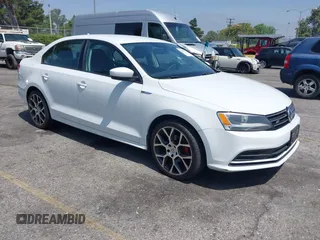 2015 Volkswagen Jetta SE with VIN 3VWD17AJ7FM356897, listed as a IAAI auction lot 42431731 with 121,184 mi miles and . Bid and sale history available at DreamBid. Image 1.