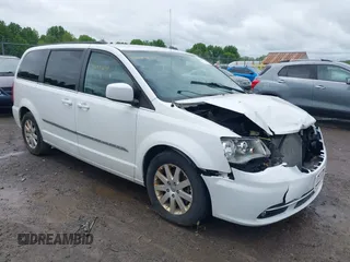 2014 Chrysler Town & Country Touring z VIN 2C4RC1BG0ER255596, wystawiony jako IAAI lot #42351678 z przebiegiem 217 632 mil mil oraz . Historia ofert i sprzedaży dostępna na DreamBid. Obrazek 1.