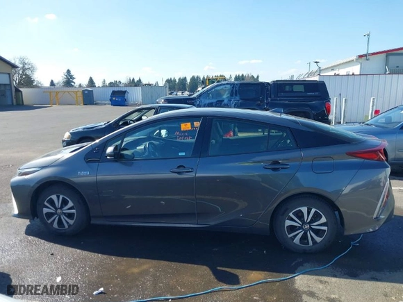 2018 Toyota Prius Prime Plus with VIN JTDKARFP5J3085996, listed as a IAAI auction lot 41723436 with NaN miles. Bid and sale history available at carsss.com. Image 14.