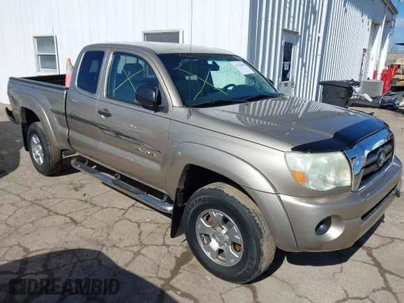 2006 Toyota Tacoma with VIN 5TEUU42NX6Z154875, listed as a IAAI auction lot 41523003 with 33,168 mi miles. Bid and sale history available at carsss.com. Image 1.