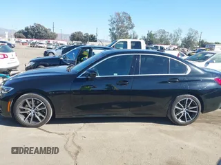 2019 BMW 3 Series 330i z VIN 3MW5R1J59K8A05747, wystawiony jako IAAI lot #41370074 z przebiegiem 28 371 mil mil oraz . Historia ofert i sprzedaży dostępna na DreamBid. Obrazek 14.