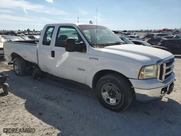 2006 Ford Super Duty F-250 XL with VIN 1FTSX20P76EB07328, listed as a Copart auction lot 72155464 with 189,354 mi miles and Salvage Title. Bid and sale history available at carsss.com. Image 4.