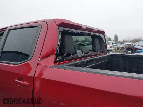 2020 Chevrolet Silverado 1500 LT z VIN 3GCUYDET2LG211169, wystawiony jako IAAI lot #41145684 z przebiegiem 81 606 mil mil oraz . Historia ofert i sprzedaży dostępna na DreamBid. Obrazek 20.