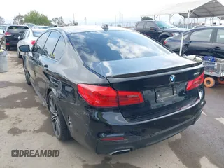 2018 BMW 5 Series 540i z VIN WBAJE5C5XJWA94252, wystawiony jako IAAI lot #42119366 z przebiegiem 53 762 mil mil oraz . Historia ofert i sprzedaży dostępna na DreamBid. Obrazek 3.